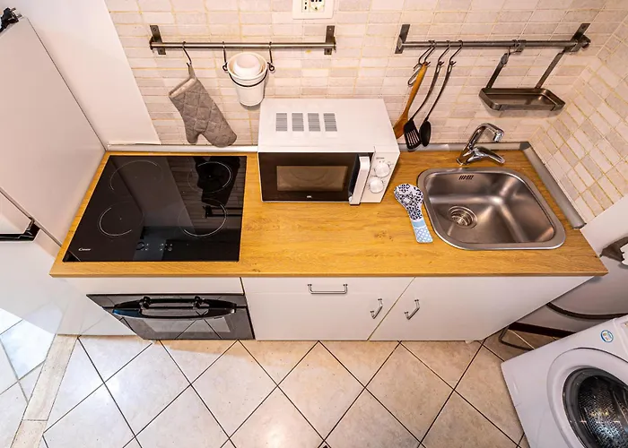 Cozy Saint Peter Apt, Steps From Vatican Apartment